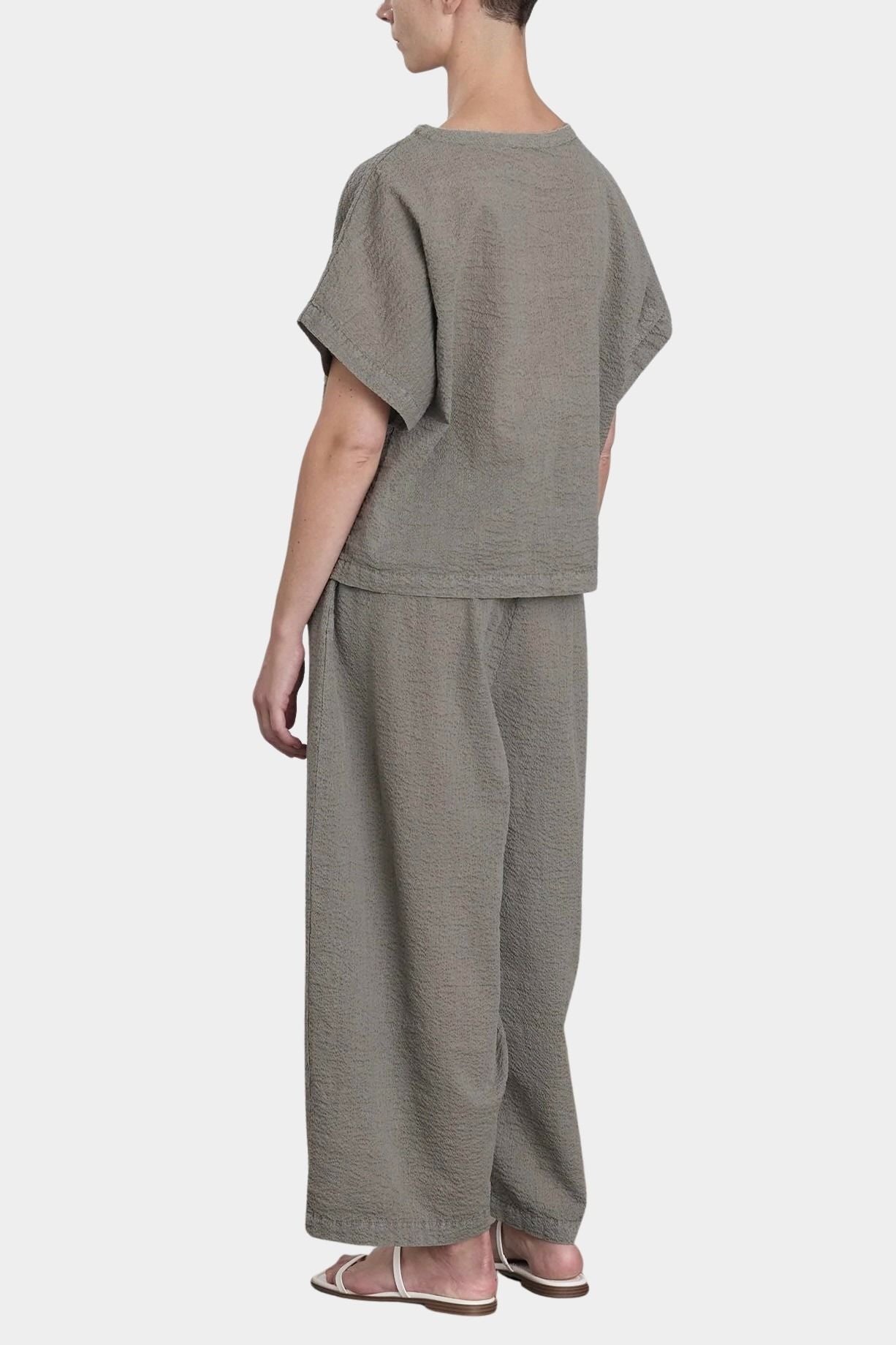 Black Crane wide pants p grey back view wide leg silhouette elastic waist