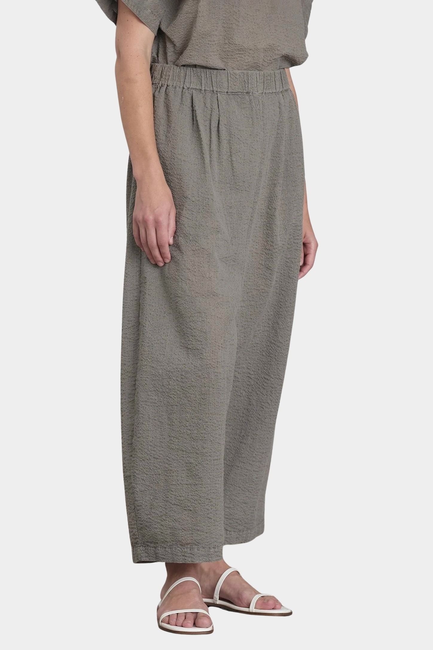 Black Crane wide pants p grey side view cropped wide leg soft drape