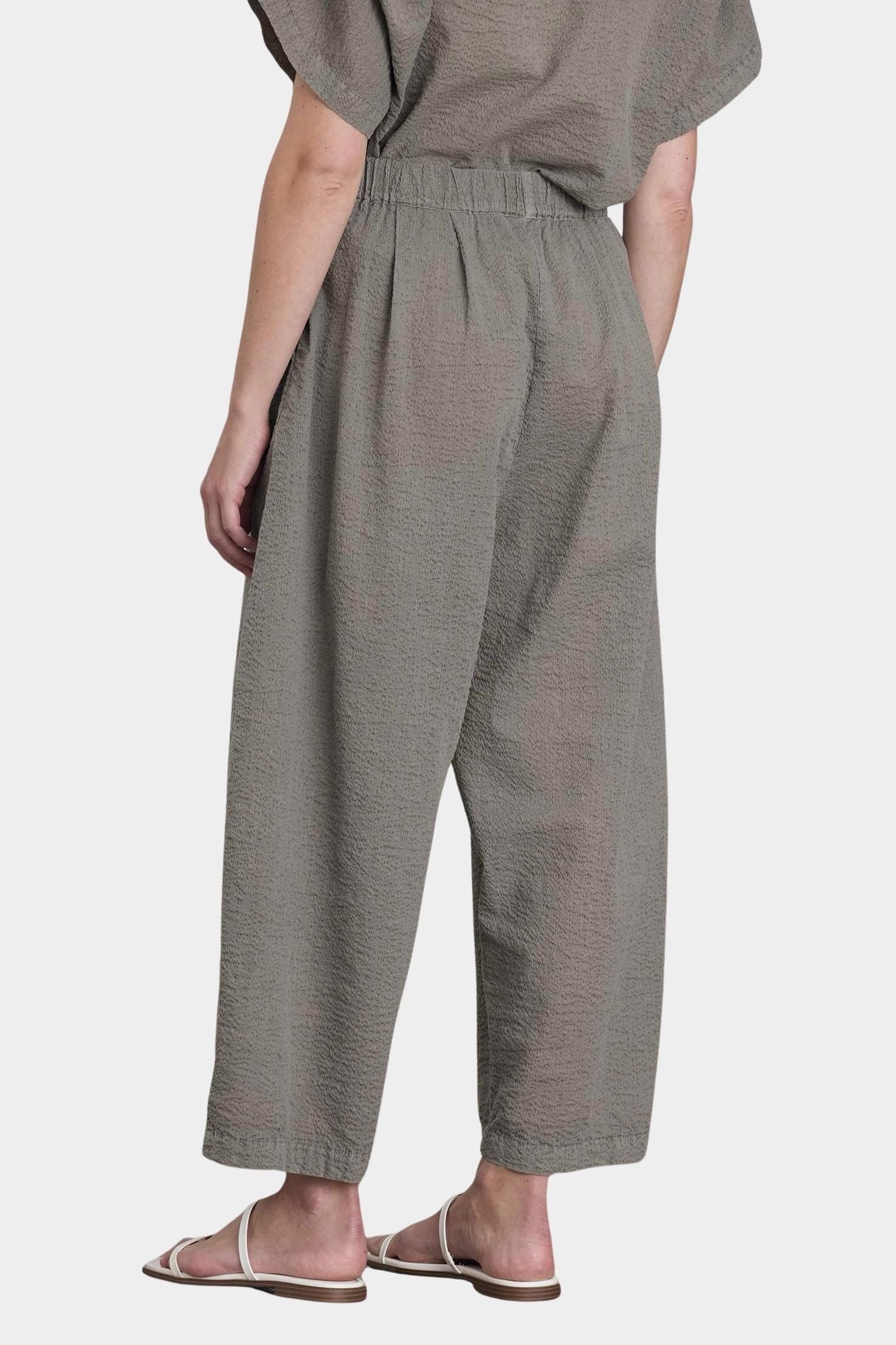 Black Crane wide pants p grey angled view elastic waistband volume shape