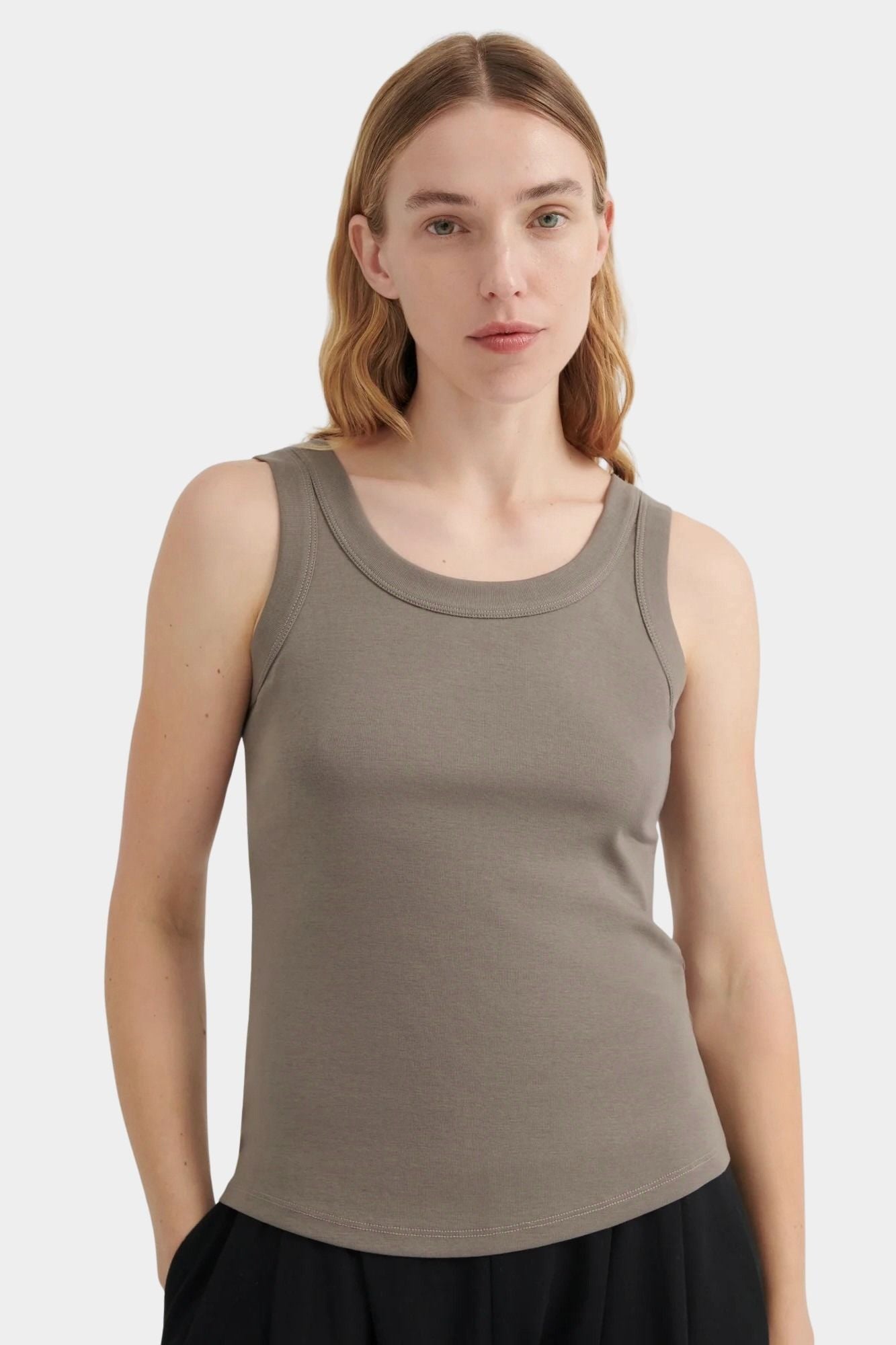Front close view of the Kowtow Everyday Singlet in Flint showing its scoop neckline and ribbed trim at YUCCA Denver.