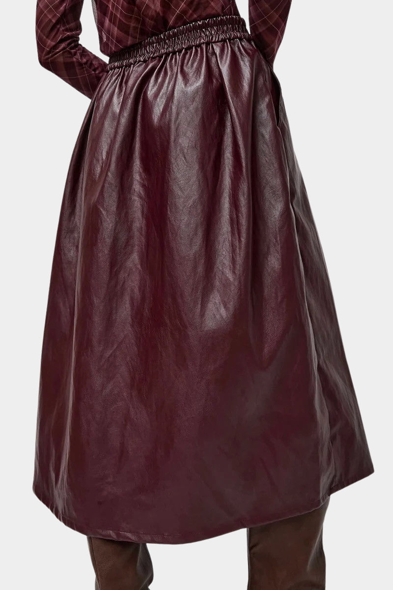 No.6 Mel Skirt in Bordeaux, back view of the elastic waistband and midi skirt