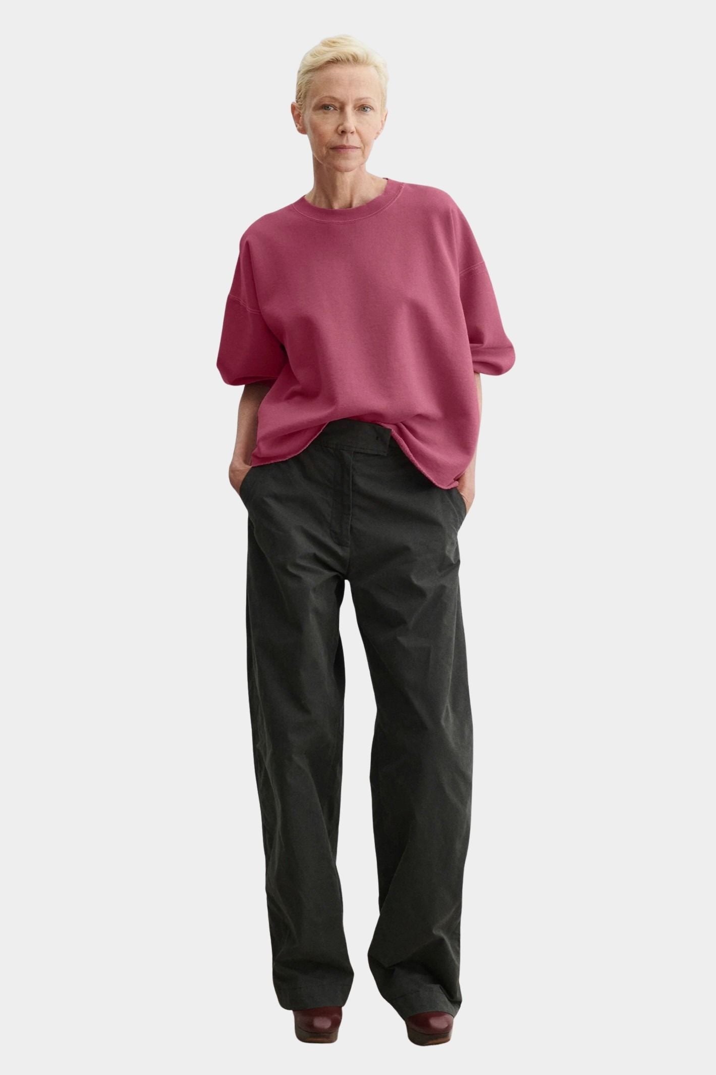 Rachel Comey Fond sweatshirt rose front view relaxed crewneck cotton sweatshirt